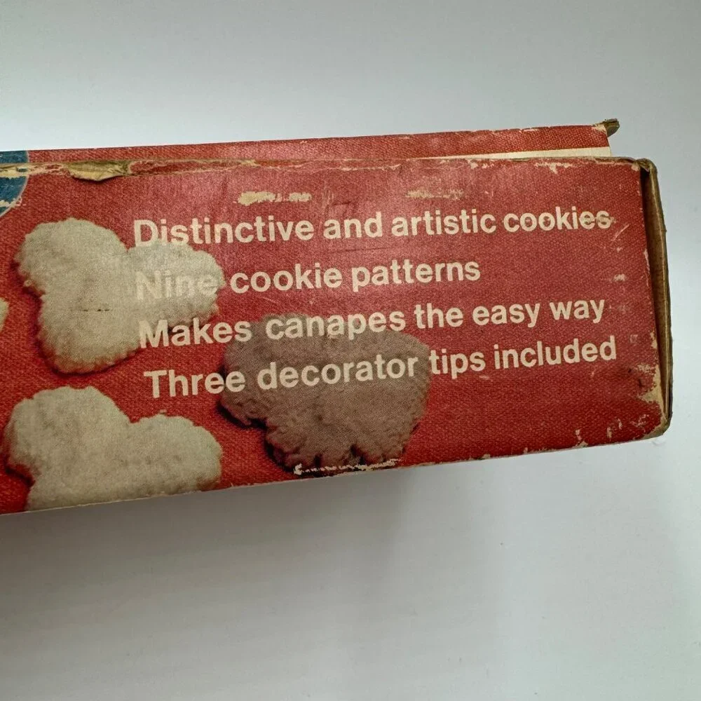 Vintage Wear Ever Cookie Press in Original Box One disc is missing